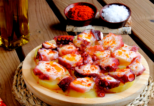Pulpo con Cachelos